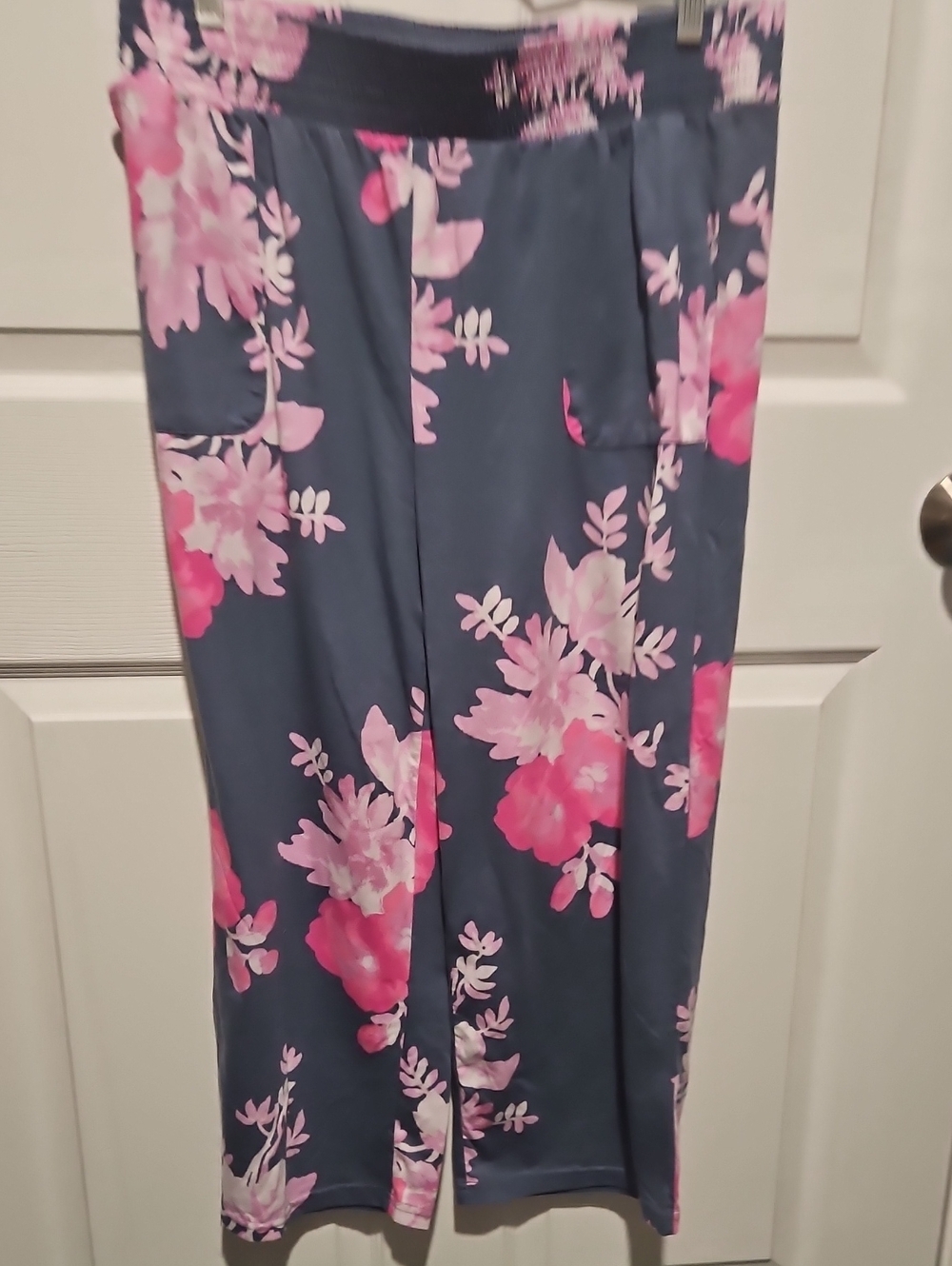 Women's Lounge Crop Pants with Pink Floral Print